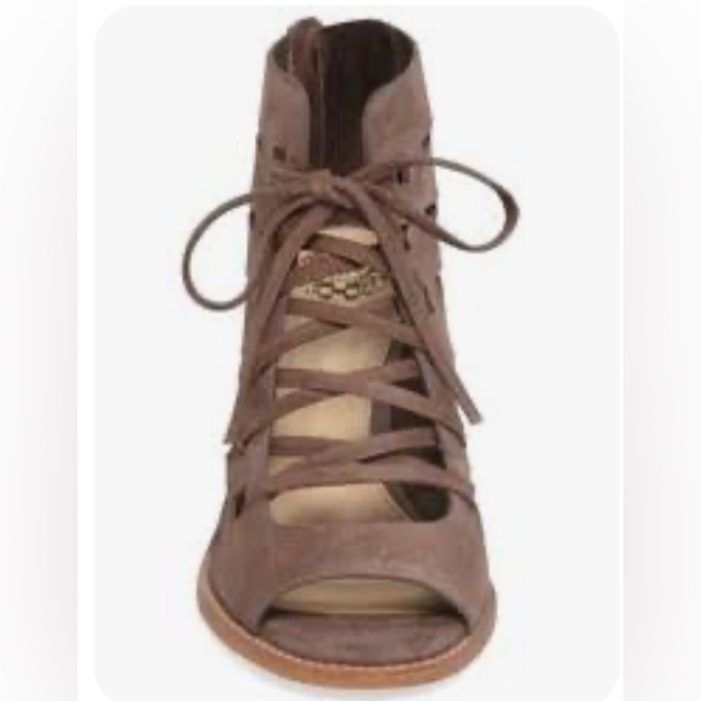 Vince Camuto Boho Heeled Sandals Taupe Suede Gladiator Strappy Lace Up - SZ 8.5